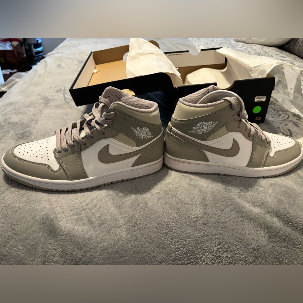 Nike Air Jordan Men's Womens Gray and White Mid-Top Sneakers